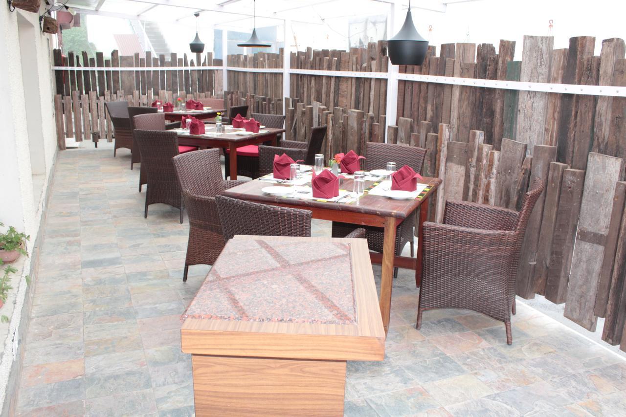 One Earth Royale Boutique Hotel Мусори Екстериор снимка
