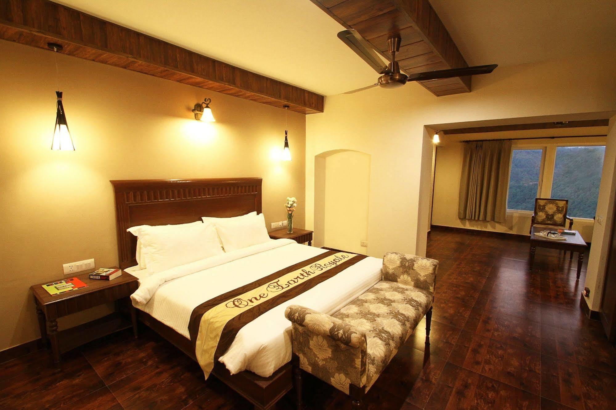 One Earth Royale Boutique Hotel Мусори Екстериор снимка
