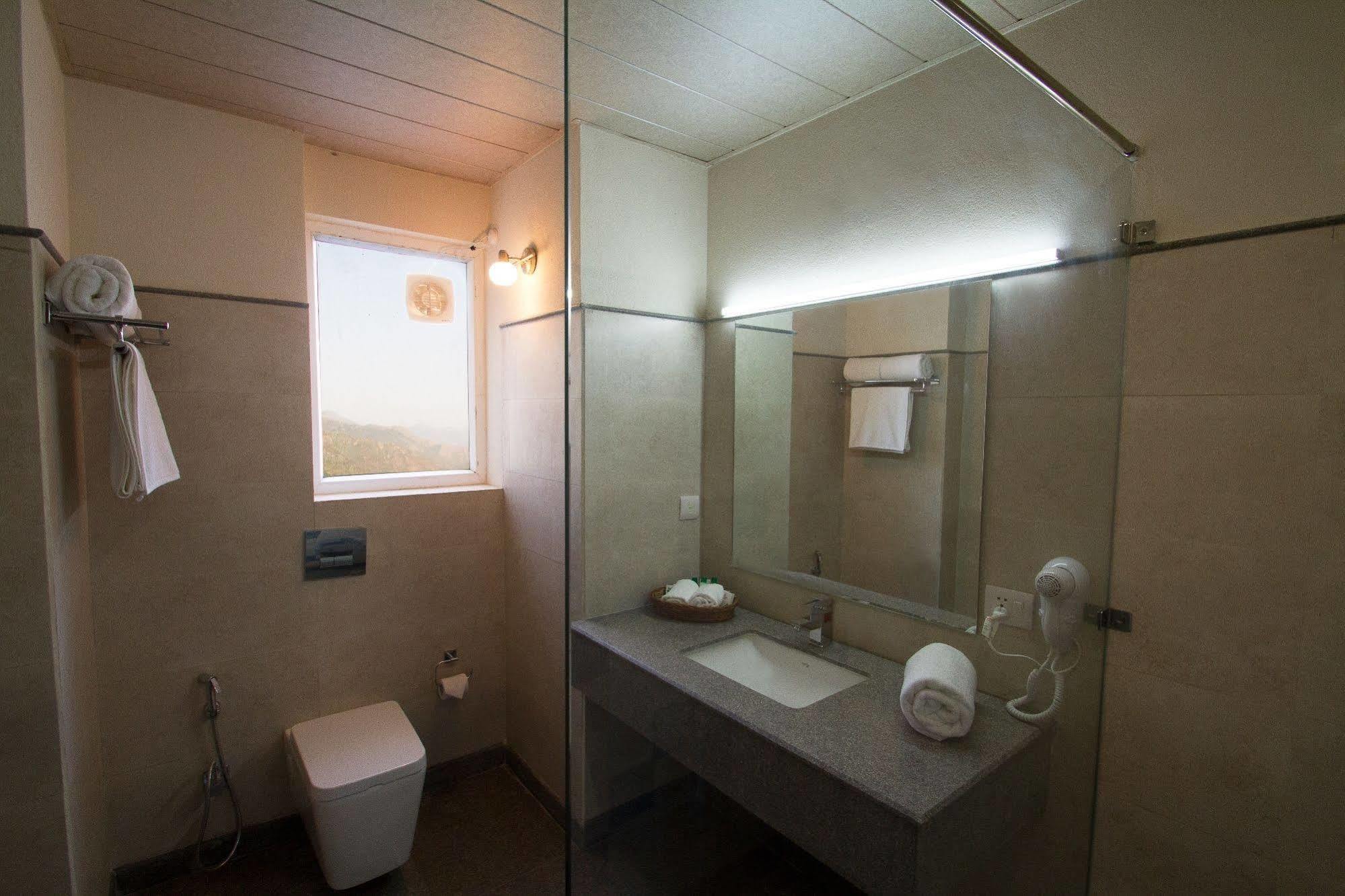 One Earth Royale Boutique Hotel Мусори Екстериор снимка