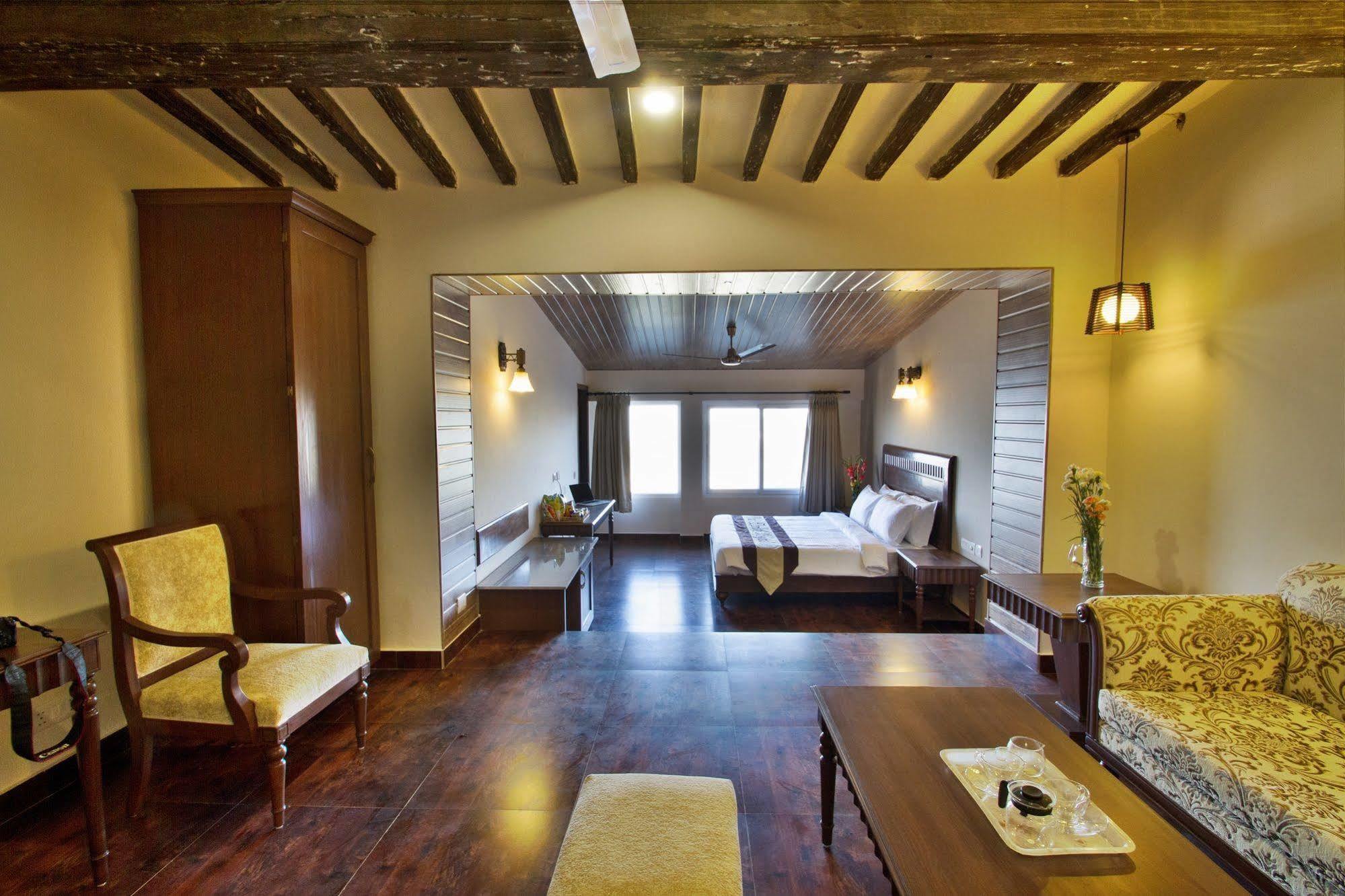 One Earth Royale Boutique Hotel Мусори Екстериор снимка