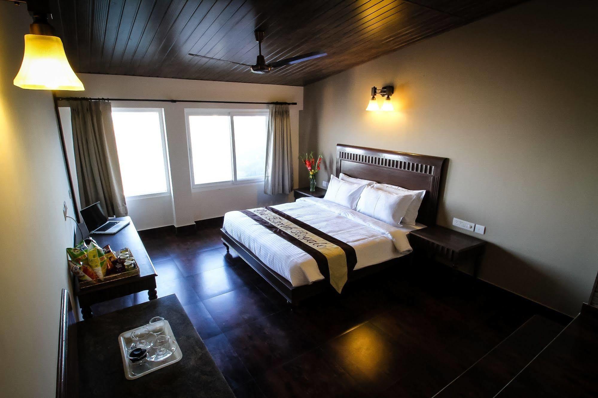 One Earth Royale Boutique Hotel Мусори Екстериор снимка