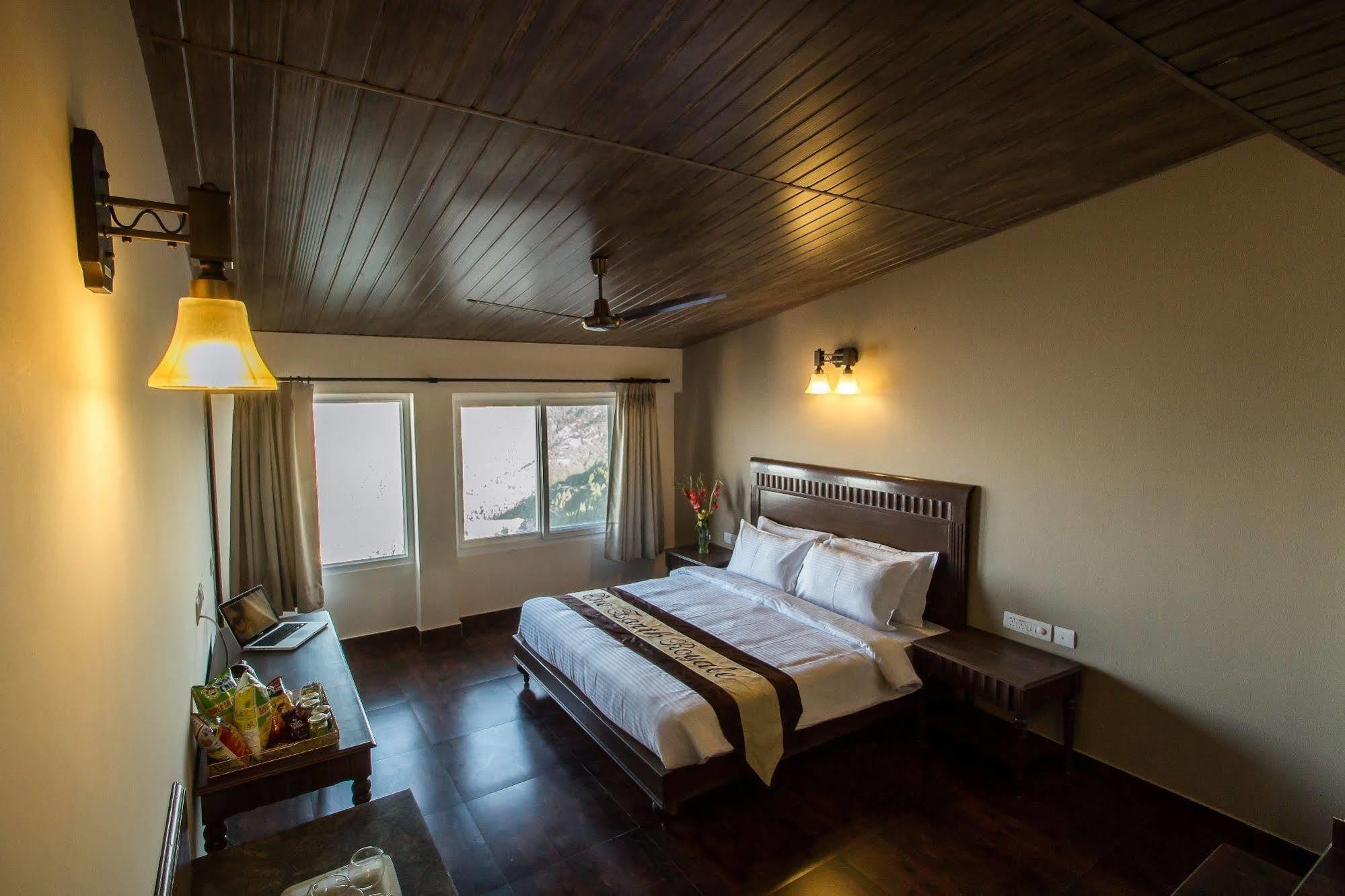 One Earth Royale Boutique Hotel Мусори Екстериор снимка