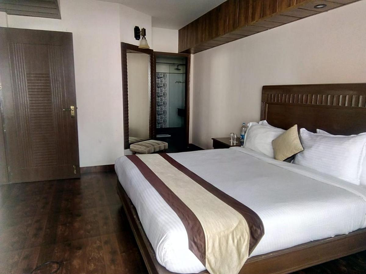 One Earth Royale Boutique Hotel Мусори Екстериор снимка